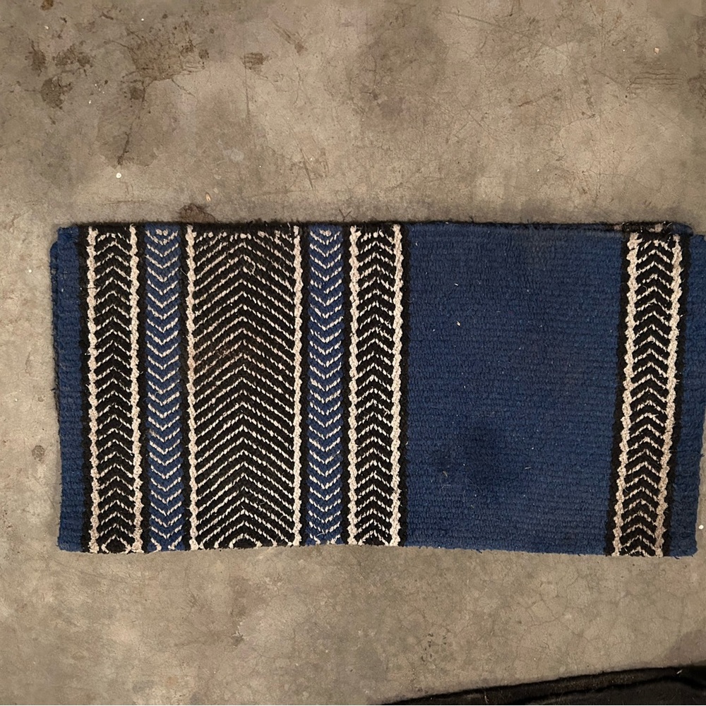 Tough 1 blue saddle blanket